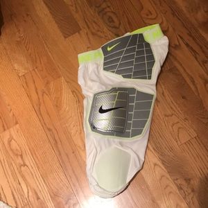 Nike White Pro Combat -2X short. Gently used